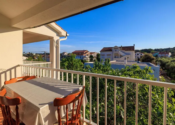 アパート Biserka